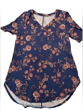 Maurice’s Floral V-Neck Tunic Top in Navy with Rose Accents